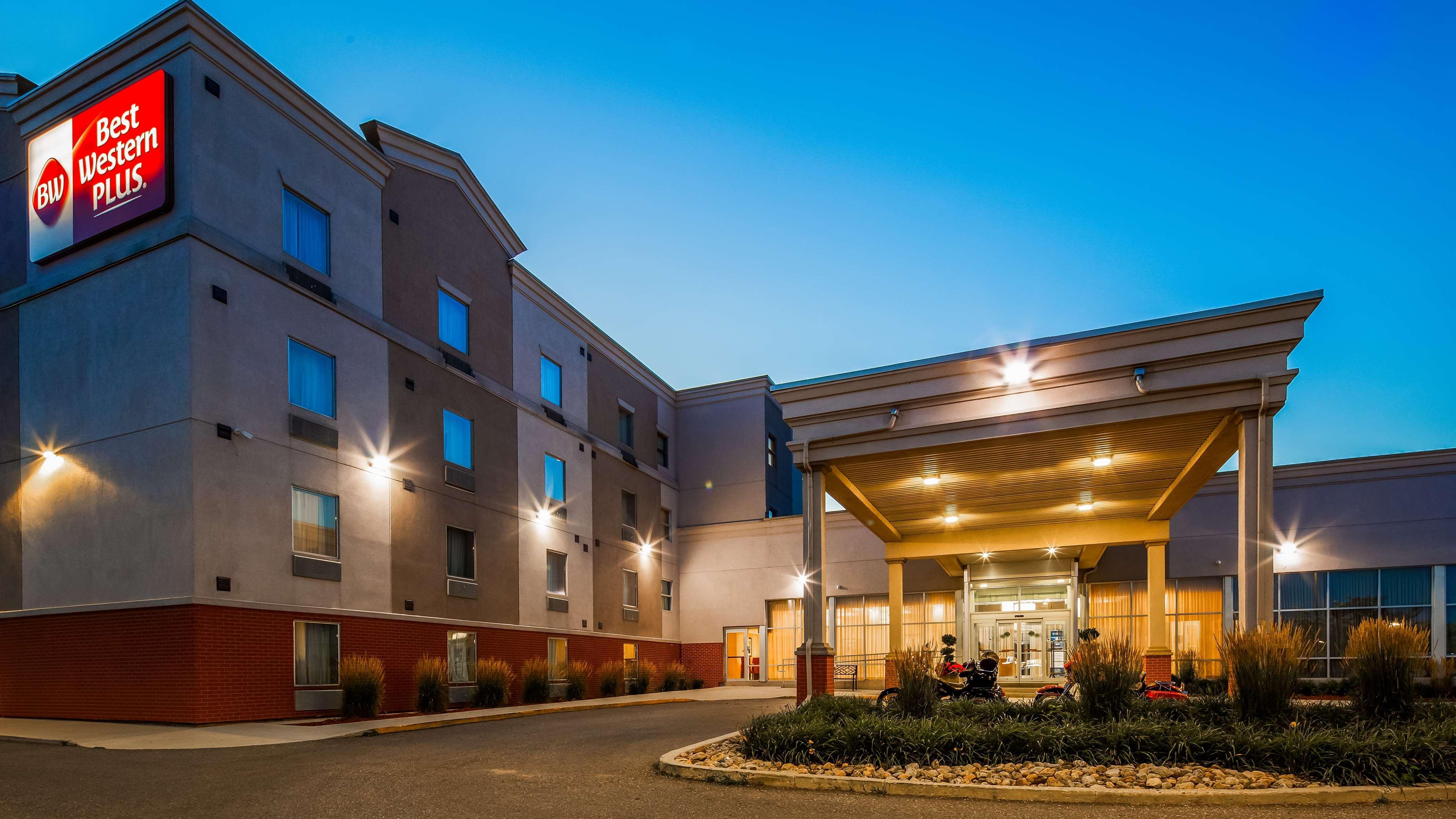 Best Western Plus Bowmanville Exterior foto